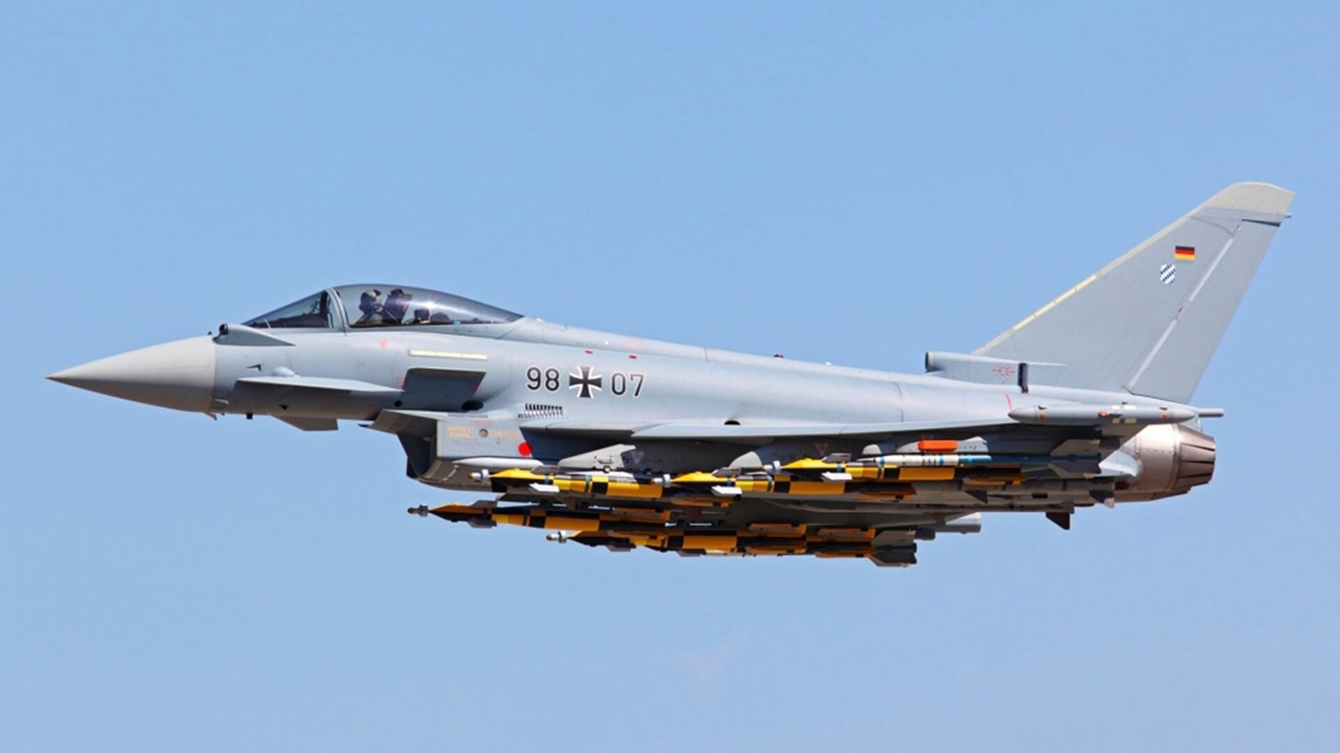 中国足球场地适配与表现波动分析,中国足球场地标准