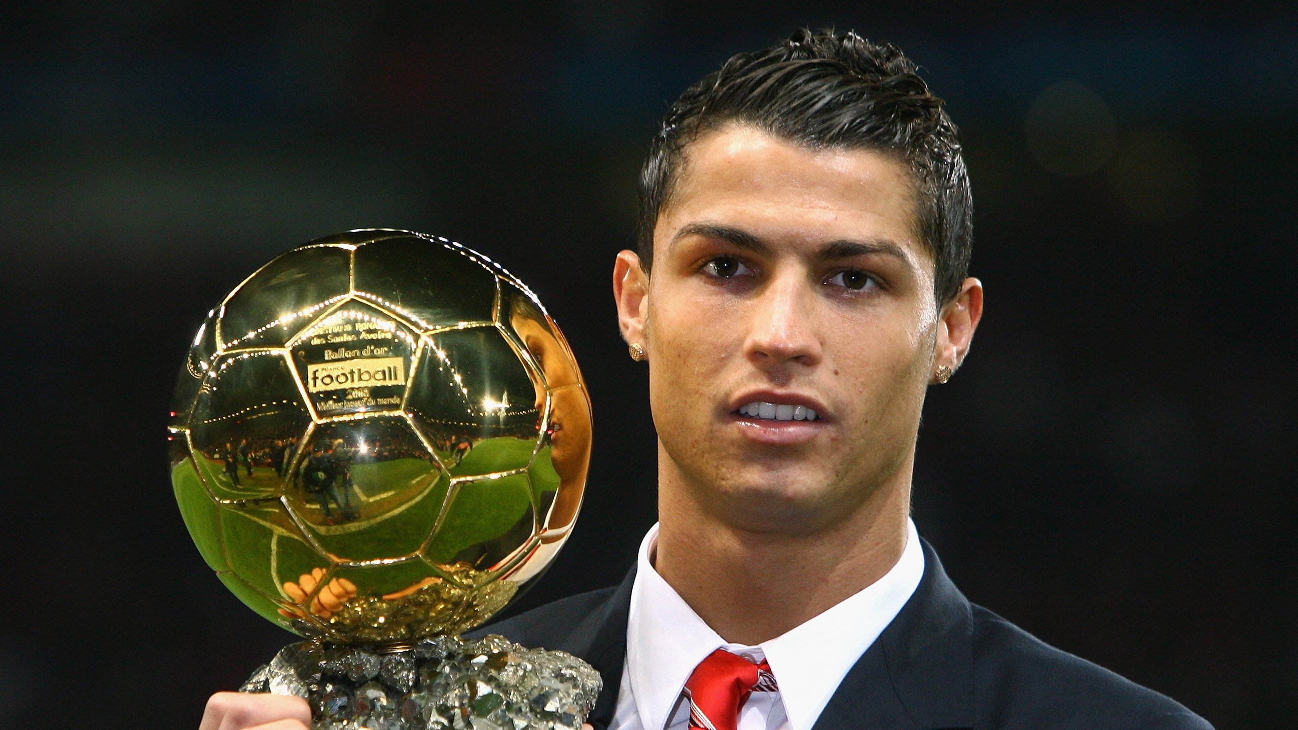 姆巴佩荣膺2024年欧洲金靴奖，姆巴佩金球奖最高排名